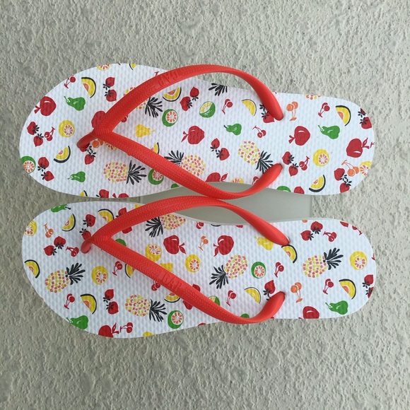 NEW! GAP White & Red Fruit Bowl Flip Flops Beach Sandals Unisex Cruise Swim Pool - Picture 11 of 16